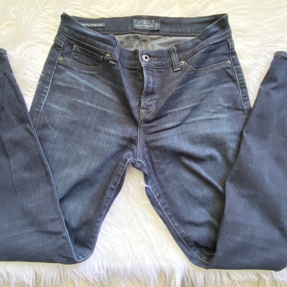 Women’s LUCKY Brand ankle jeans sz 8/29